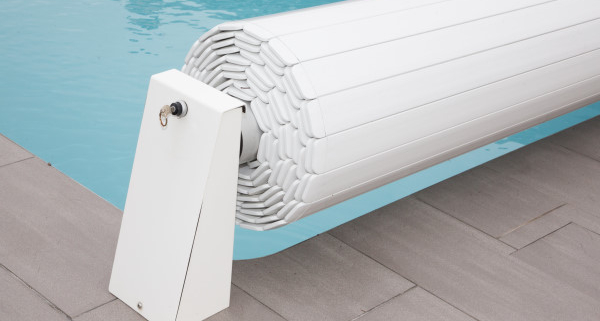 Quel budget pour un volet roulant pour piscine ?