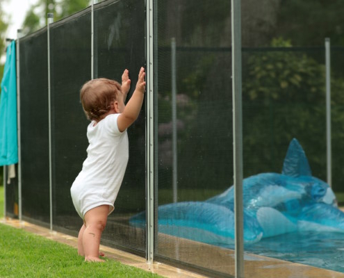Conseils pour sécuriser sa piscine pour les enfants et les animaux de compagnie