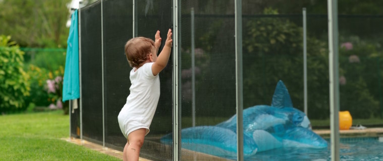 Conseils pour sécuriser sa piscine pour les enfants et les animaux de compagnie